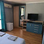 делфини Bed & Breakfast *