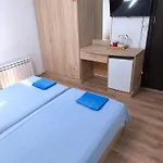 делфини Bed & Breakfast *